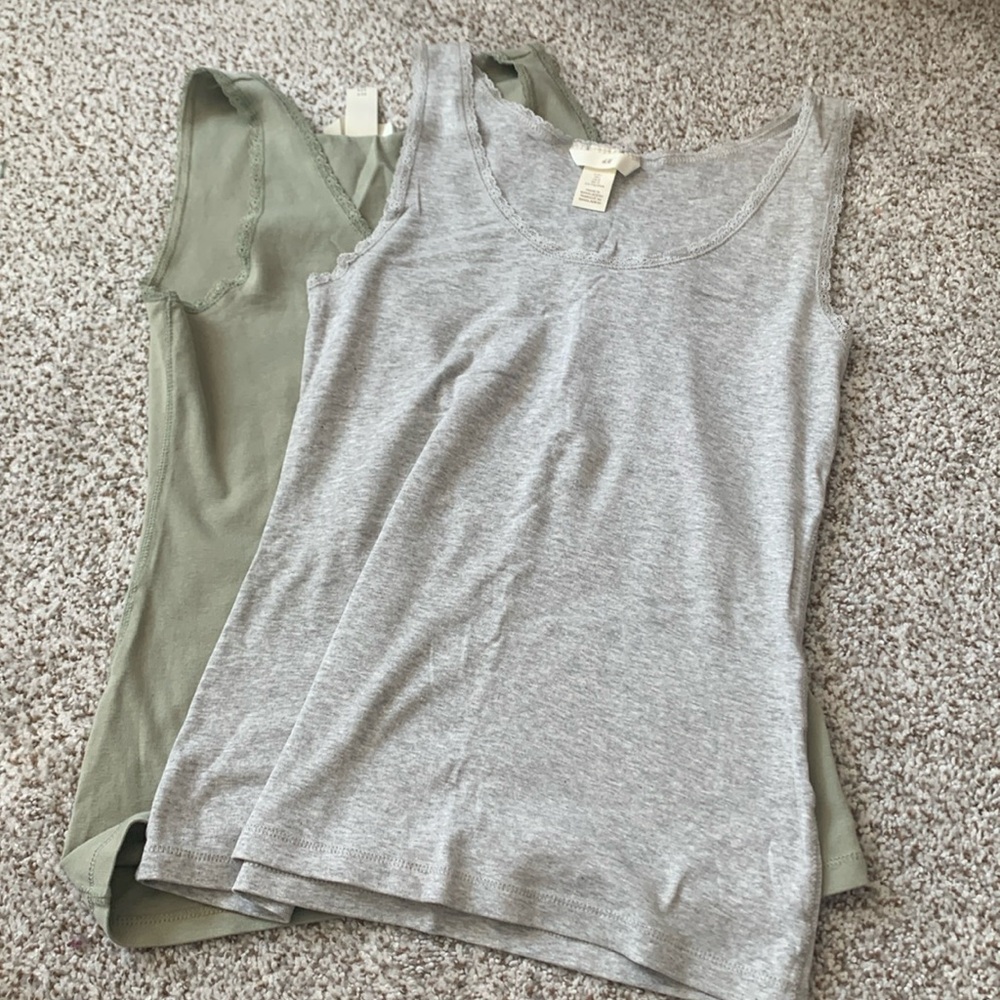 Heathered grey and green H&M tanks